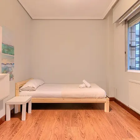 Vivienda Turistica Acogedora En Uribarri * בילבאו