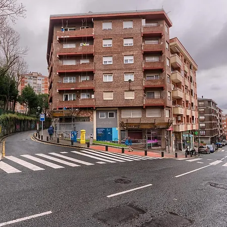 Vivienda Turistica Acogedora En Uribarri * Bilbao